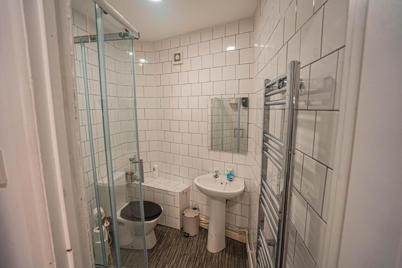 Private And Spacious 2 Bedroom House - Free Parking! Cardiff Exterior foto