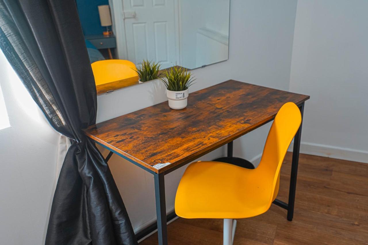 Private And Spacious 2 Bedroom House - Free Parking! Cardiff Exterior foto