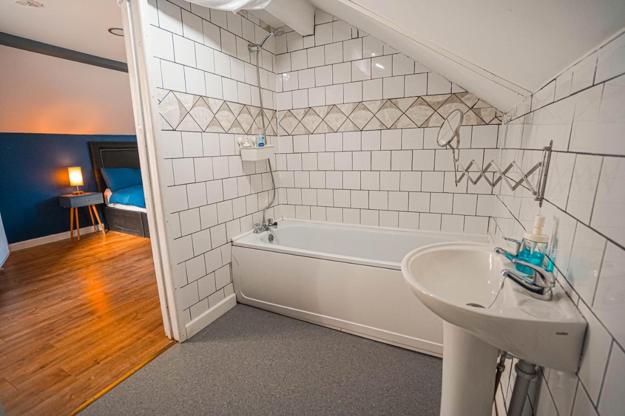 Private And Spacious 2 Bedroom House - Free Parking! Cardiff Exterior foto