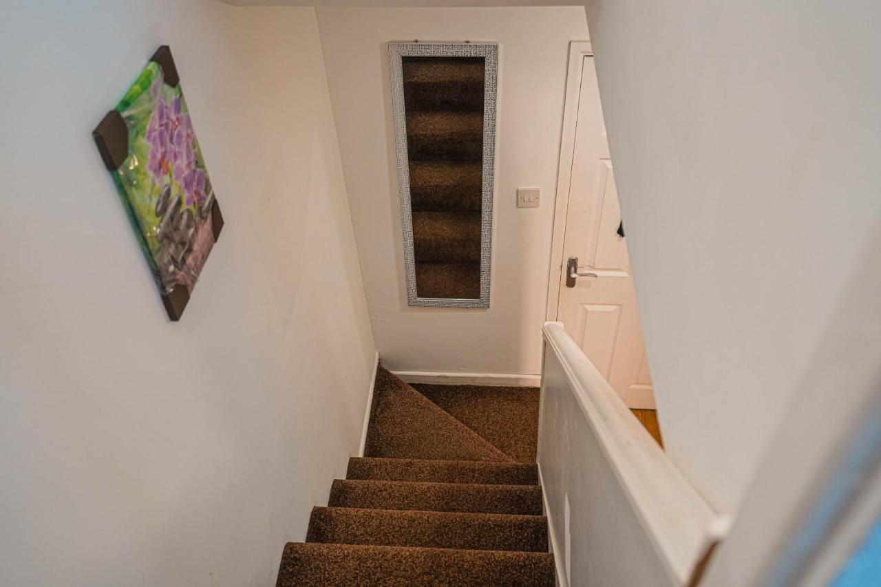 Private And Spacious 2 Bedroom House - Free Parking! Cardiff Exterior foto