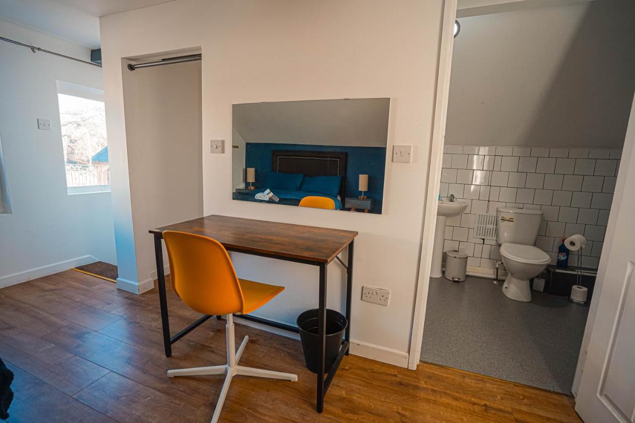 Private And Spacious 2 Bedroom House - Free Parking! Cardiff Exterior foto
